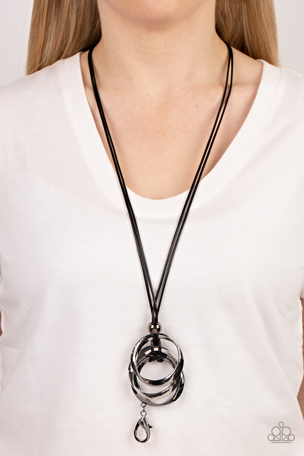 Harmonious Hardware - Black Necklace